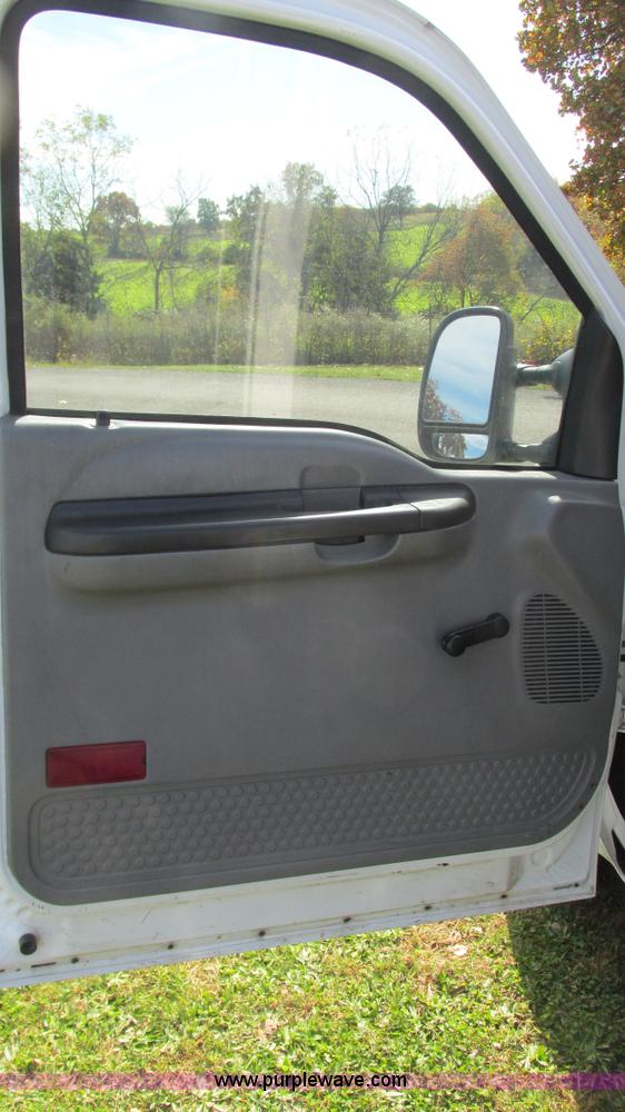 image for item I3199 2006 Ford F250 Super Duty pickup truck