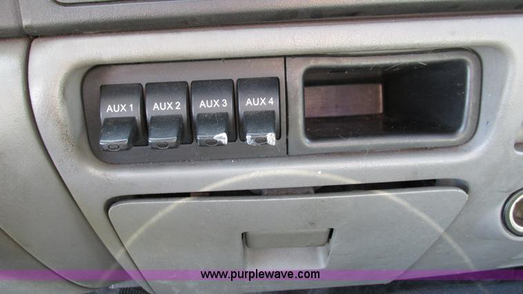 image for item I3199 2006 Ford F250 Super Duty pickup truck