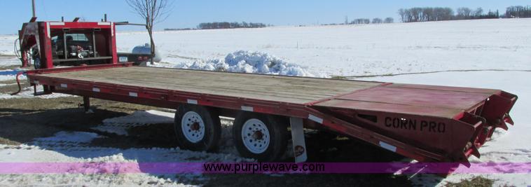 image for item I3767 2009 Cornelius Manufacturing Corn Pro gooseneck equipment trailer