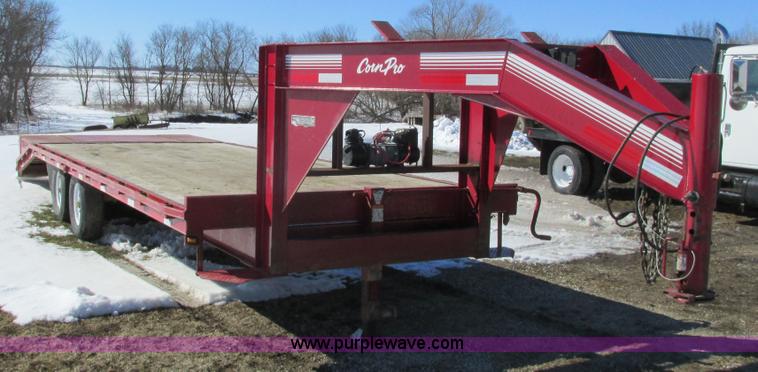 image for item I3767 2009 Cornelius Manufacturing Corn Pro gooseneck equipment trailer
