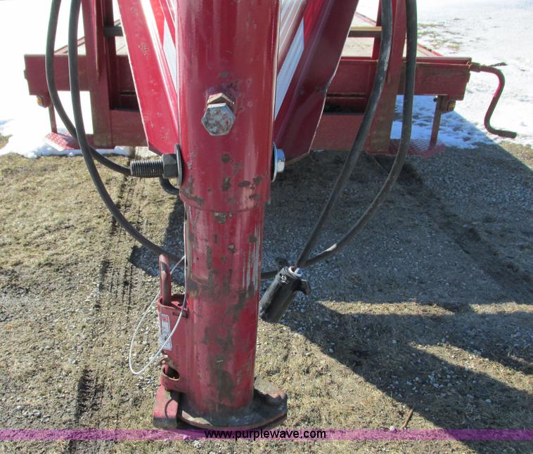 image for item I3767 2009 Cornelius Manufacturing Corn Pro gooseneck equipment trailer