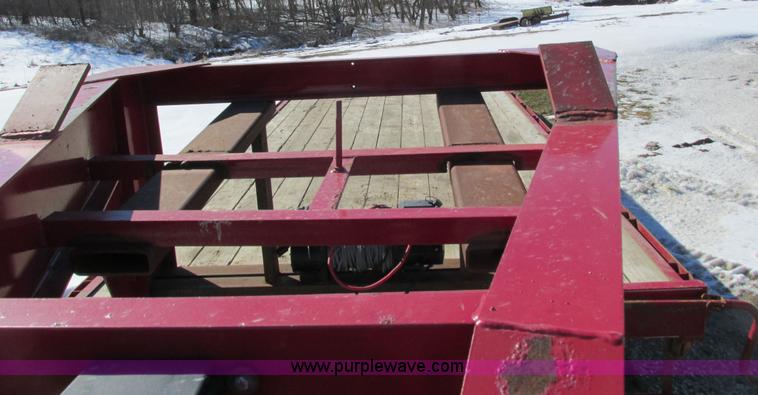 image for item I3767 2009 Cornelius Manufacturing Corn Pro gooseneck equipment trailer