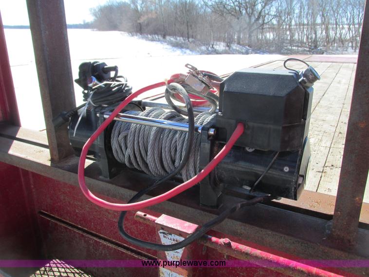 image for item I3767 2009 Cornelius Manufacturing Corn Pro gooseneck equipment trailer