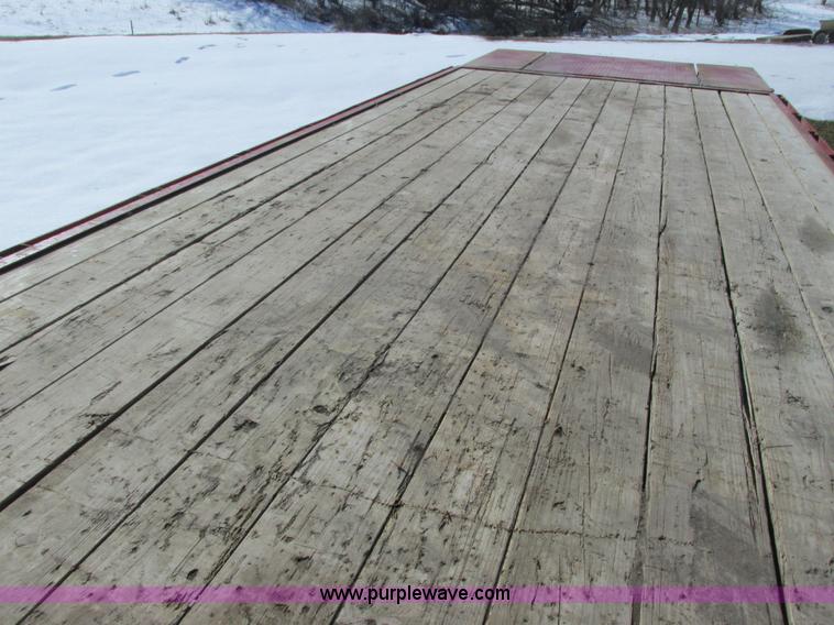 image for item I3767 2009 Cornelius Manufacturing Corn Pro gooseneck equipment trailer