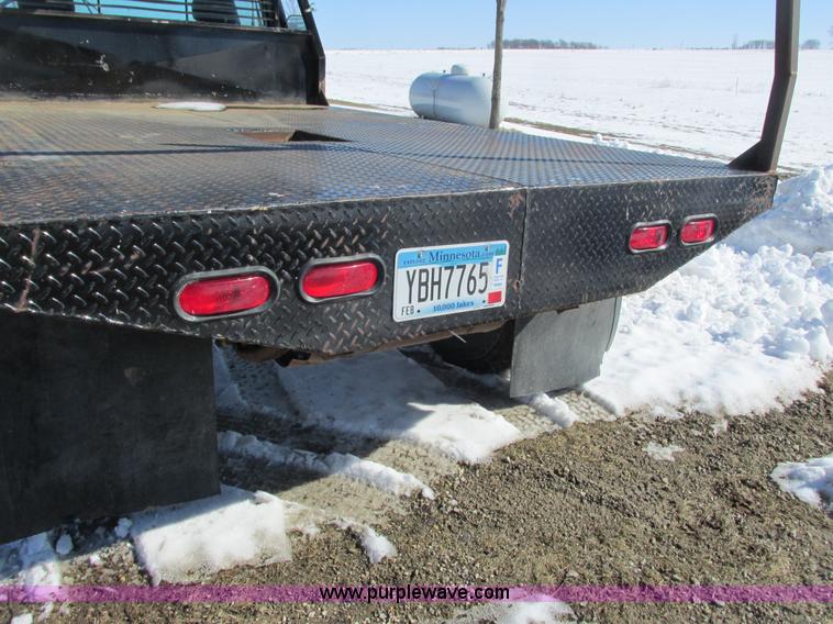 image for item I3768 1997 Ford F350 XL flatbed pickup truck