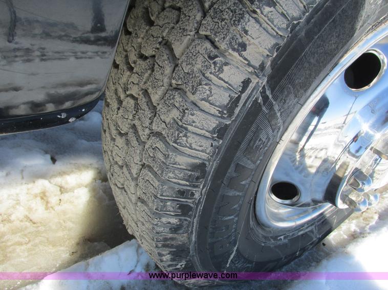 image for item I3768 1997 Ford F350 XL flatbed pickup truck