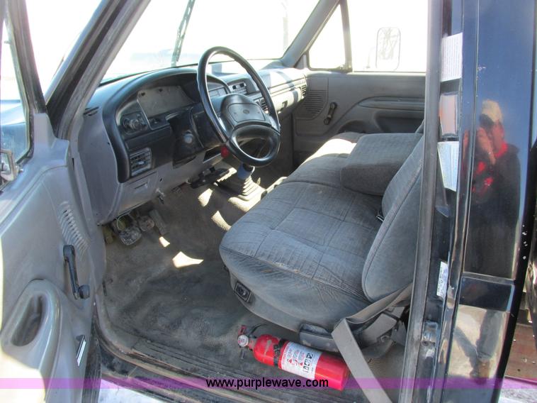 image for item I3768 1997 Ford F350 XL flatbed pickup truck