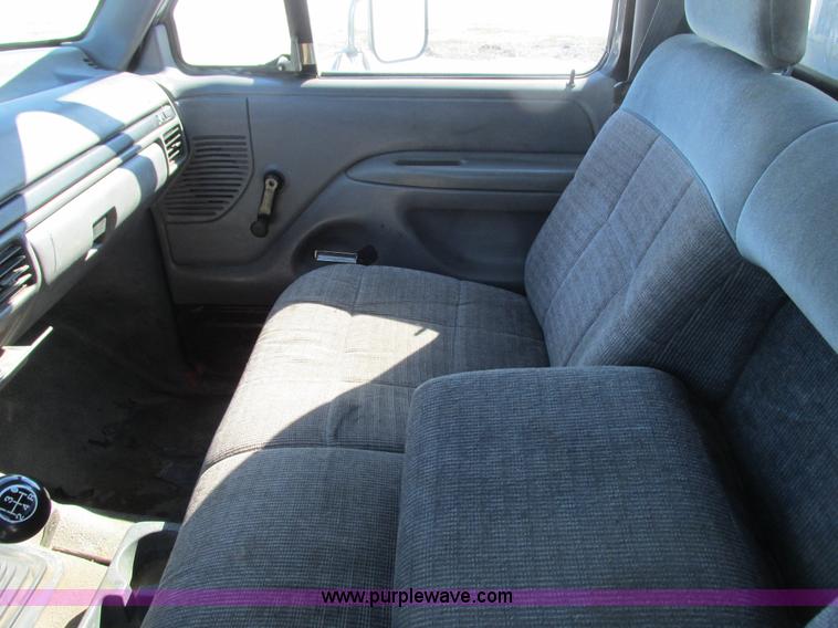 image for item I3768 1997 Ford F350 XL flatbed pickup truck