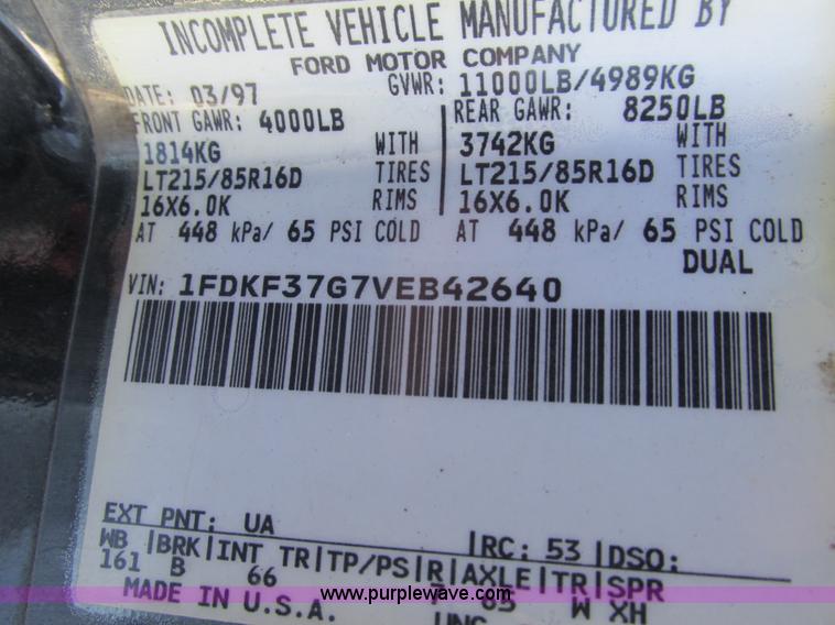 image for item I3768 1997 Ford F350 XL flatbed pickup truck