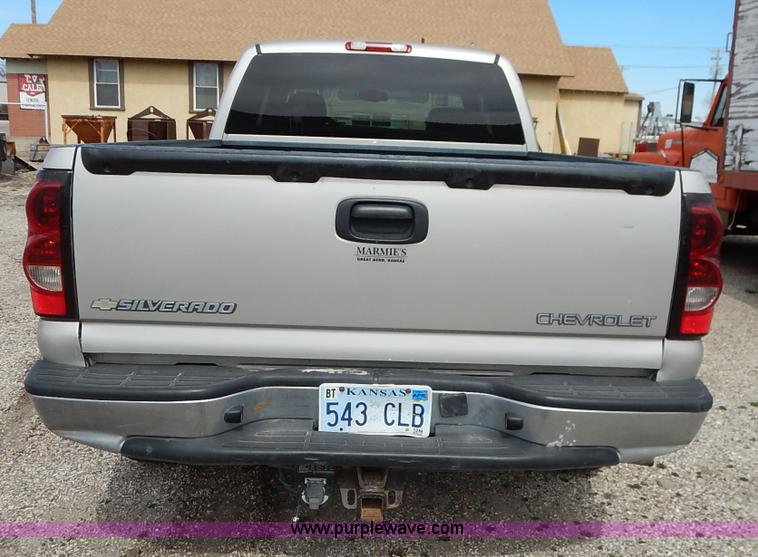 image for item I5012 2004 Chevrolet Silverado 1500 Ext. Cab pickup truck