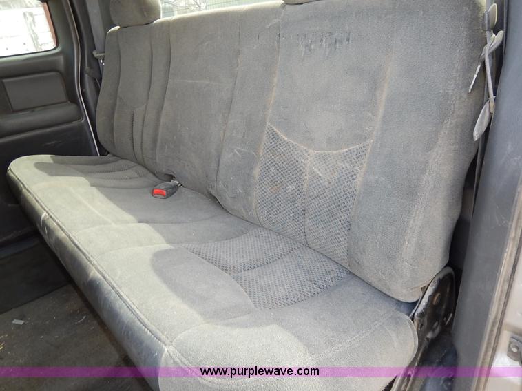 image for item I5012 2004 Chevrolet Silverado 1500 Ext. Cab pickup truck