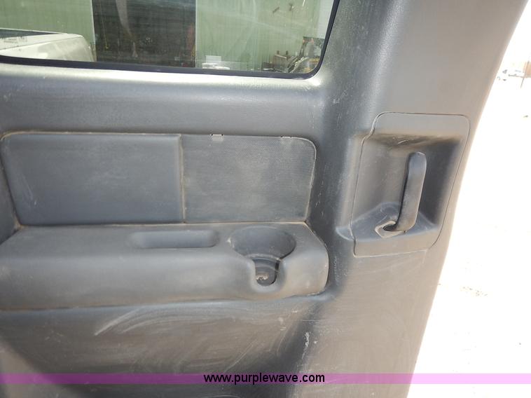 image for item I5012 2004 Chevrolet Silverado 1500 Ext. Cab pickup truck