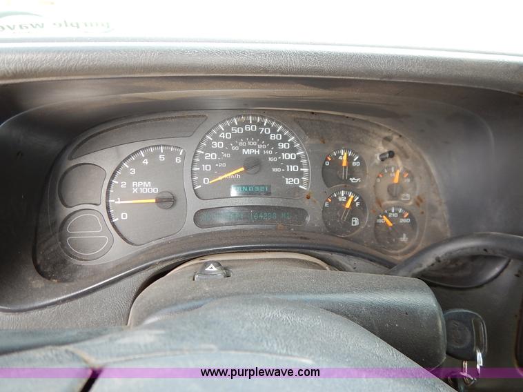 image for item I5012 2004 Chevrolet Silverado 1500 Ext. Cab pickup truck