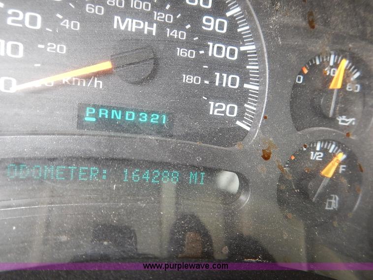 image for item I5012 2004 Chevrolet Silverado 1500 Ext. Cab pickup truck