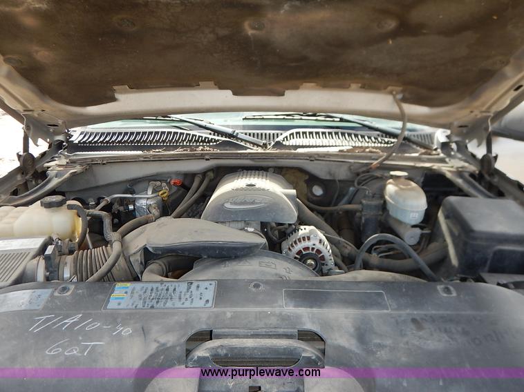 image for item I5012 2004 Chevrolet Silverado 1500 Ext. Cab pickup truck