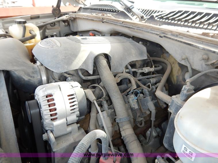 image for item I5012 2004 Chevrolet Silverado 1500 Ext. Cab pickup truck