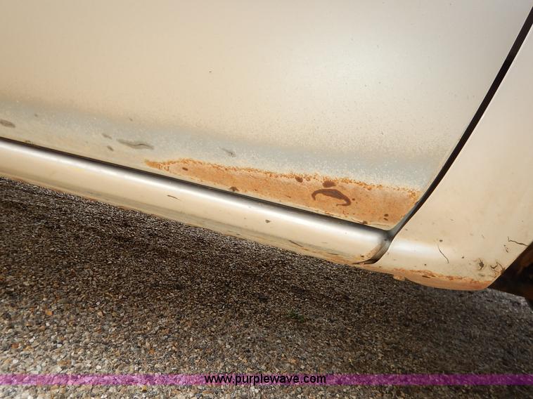 image for item I5012 2004 Chevrolet Silverado 1500 Ext. Cab pickup truck