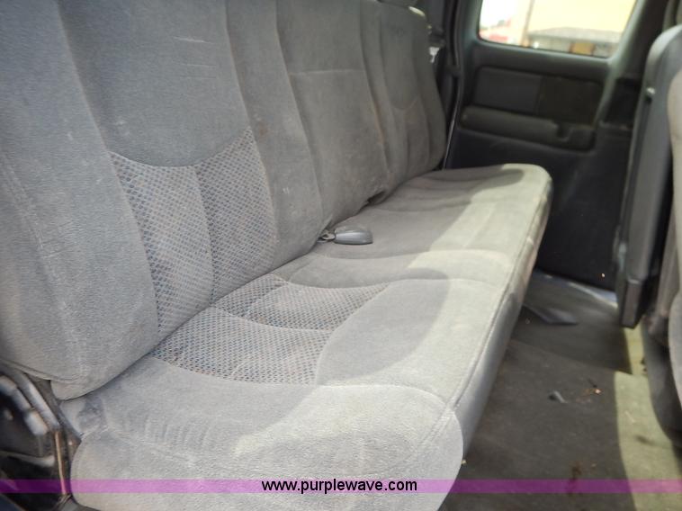 image for item I5012 2004 Chevrolet Silverado 1500 Ext. Cab pickup truck