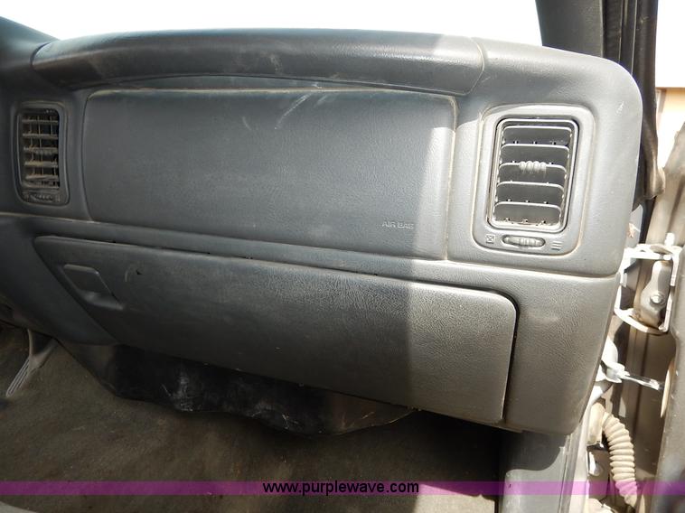 image for item I5012 2004 Chevrolet Silverado 1500 Ext. Cab pickup truck