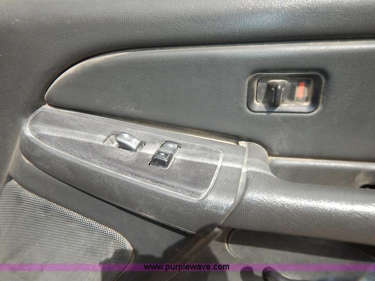 image for item I5012 2004 Chevrolet Silverado 1500 Ext. Cab pickup truck