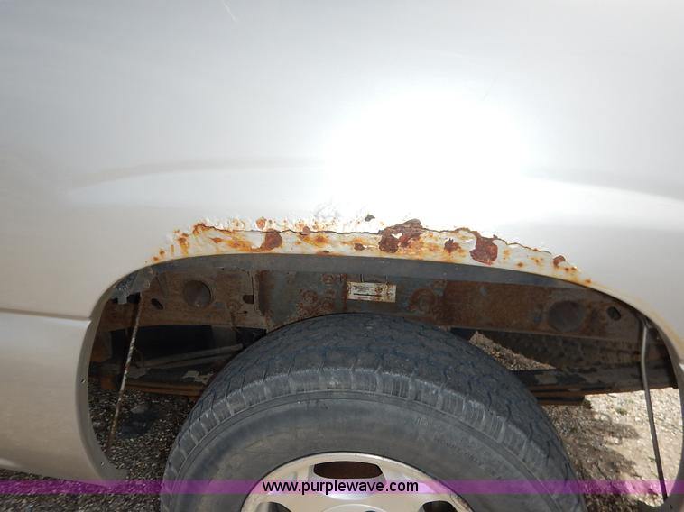 image for item I5012 2004 Chevrolet Silverado 1500 Ext. Cab pickup truck