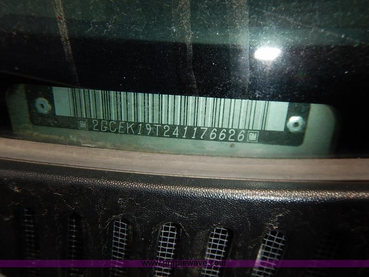 image for item I5012 2004 Chevrolet Silverado 1500 Ext. Cab pickup truck