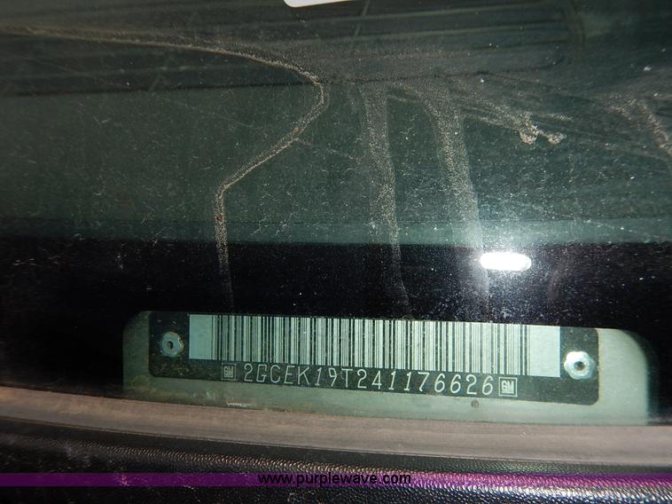 image for item I5012 2004 Chevrolet Silverado 1500 Ext. Cab pickup truck