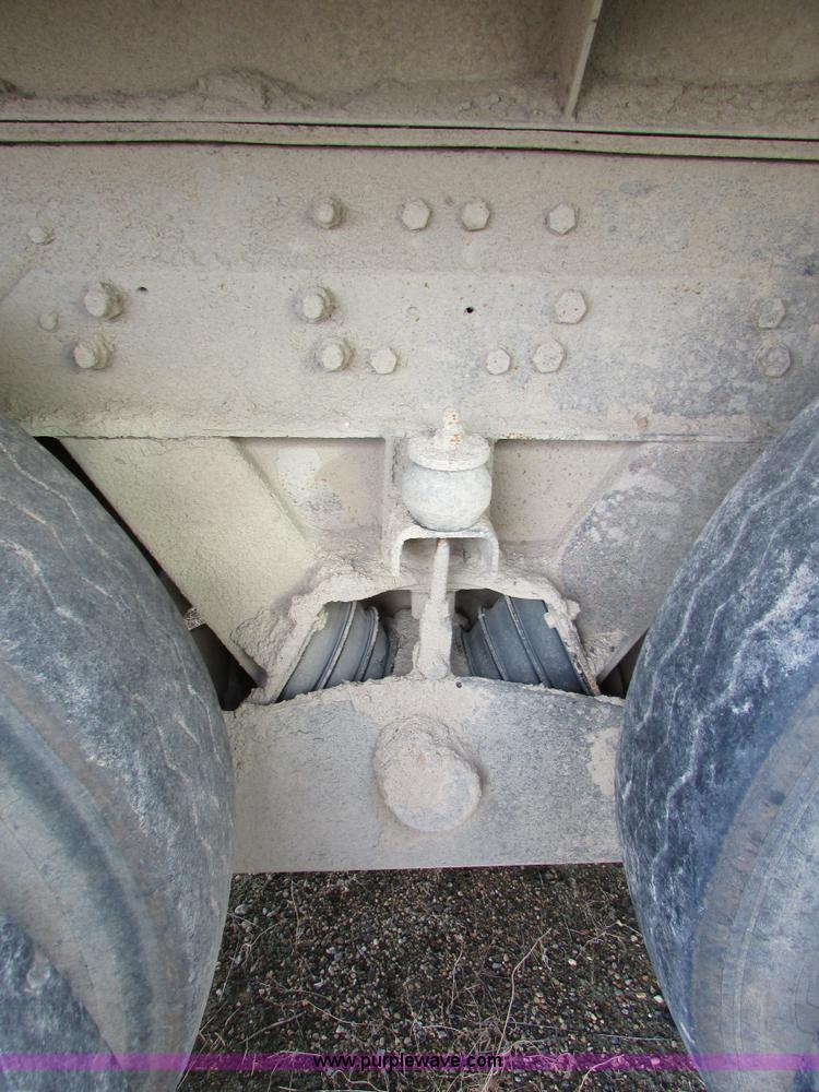 image for item I6556 1995 Ford LT8000 dump truck