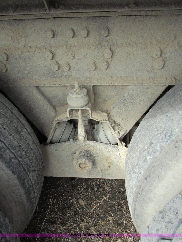 image for item I6556 1995 Ford LT8000 dump truck