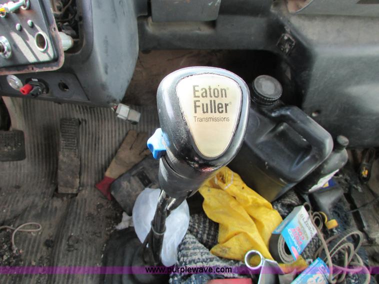 image for item I6556 1995 Ford LT8000 dump truck