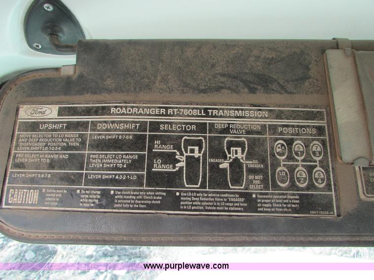 image for item I6556 1995 Ford LT8000 dump truck