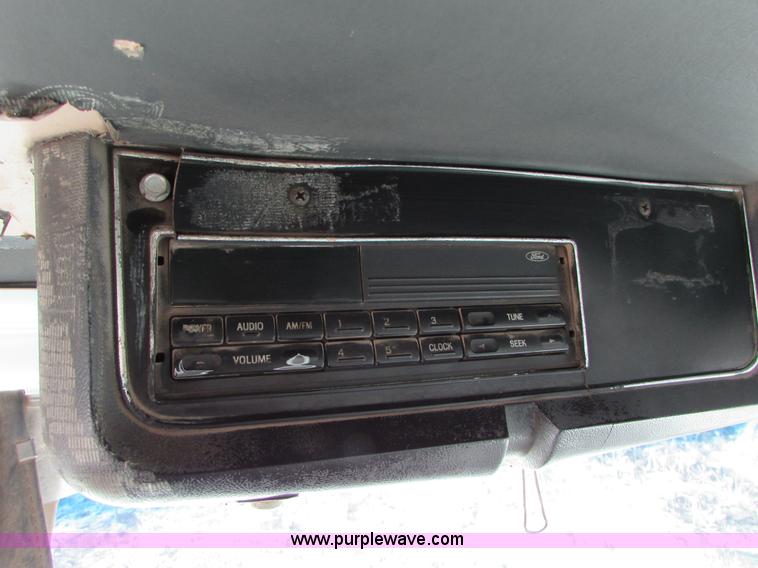 image for item I6556 1995 Ford LT8000 dump truck