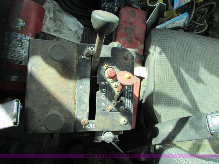 image for item I6556 1995 Ford LT8000 dump truck