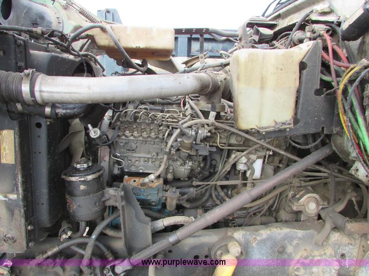 image for item I6556 1995 Ford LT8000 dump truck