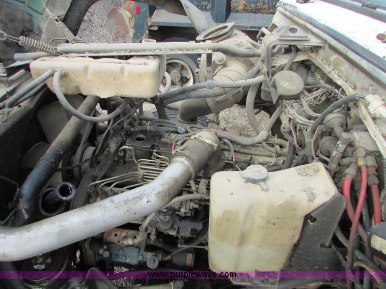 image for item I6556 1995 Ford LT8000 dump truck