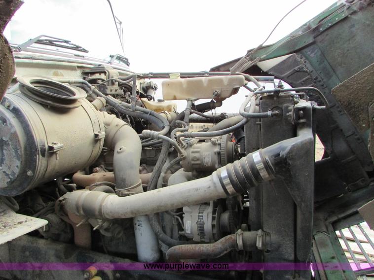 image for item I6556 1995 Ford LT8000 dump truck