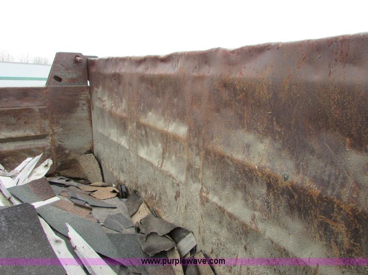 image for item I6557 1993 Ford LT8000 dump truck