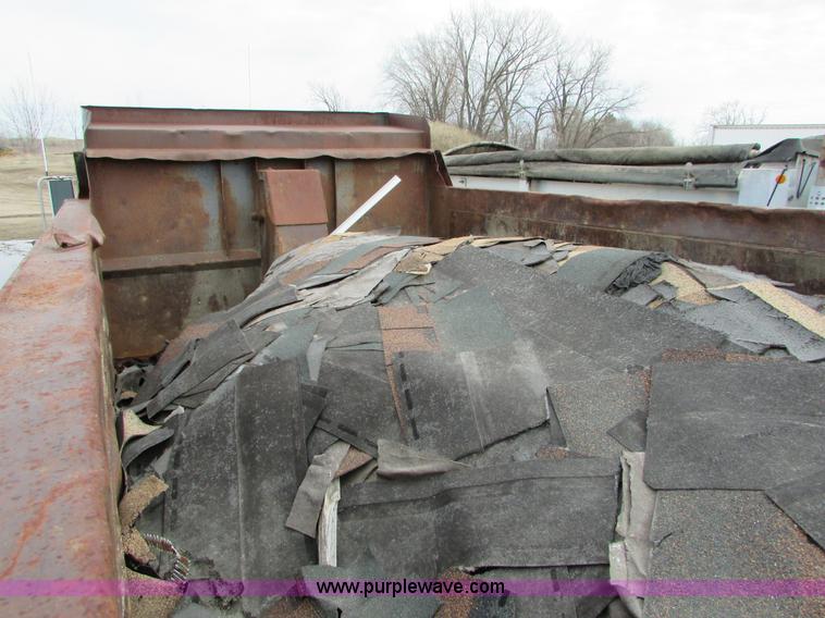 image for item I6557 1993 Ford LT8000 dump truck