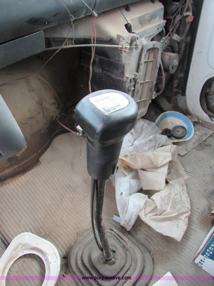 image for item I6557 1993 Ford LT8000 dump truck