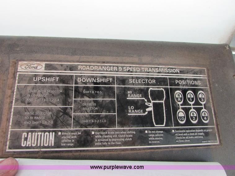 image for item I6557 1993 Ford LT8000 dump truck