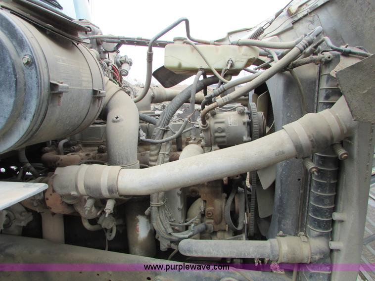 image for item I6557 1993 Ford LT8000 dump truck