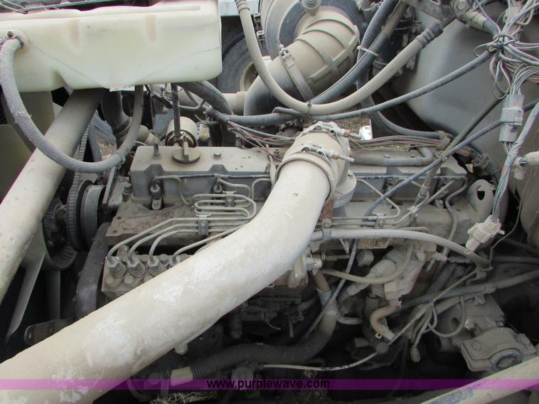 image for item I6557 1993 Ford LT8000 dump truck