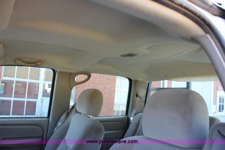 image for item J2256 2004 Chevrolet Silverado 2500HD Crew Cab pickup truck