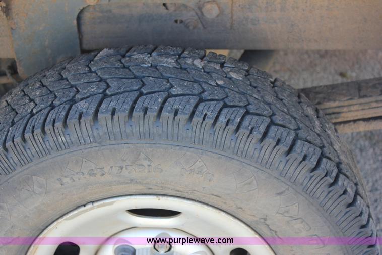 image for item J2256 2004 Chevrolet Silverado 2500HD Crew Cab pickup truck