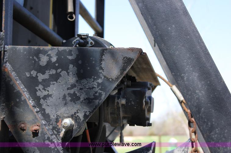 image for item J2259 1982 Peterbilt 382 semi truck