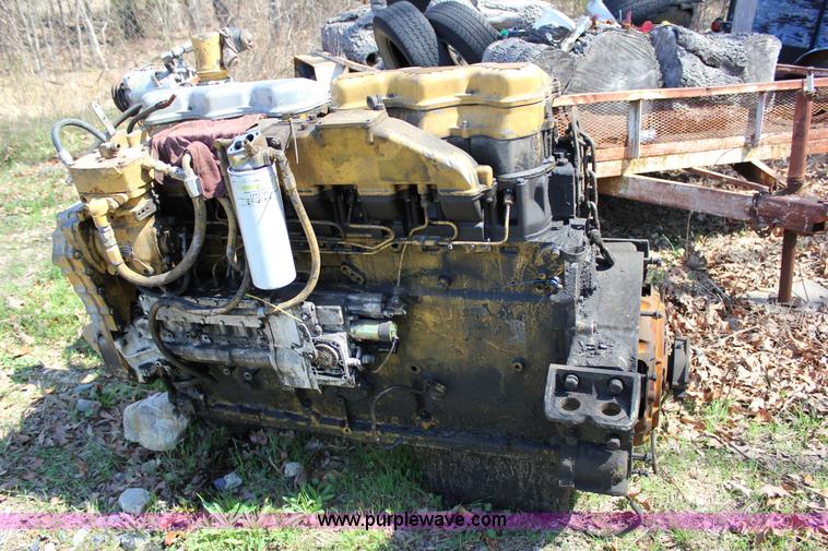 image for item J2259 1982 Peterbilt 382 semi truck