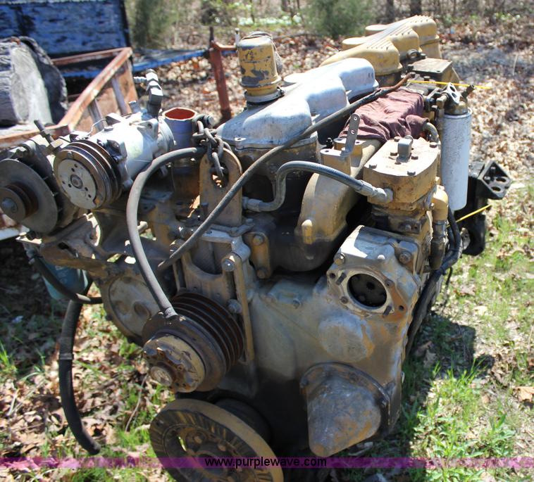 image for item J2259 1982 Peterbilt 382 semi truck