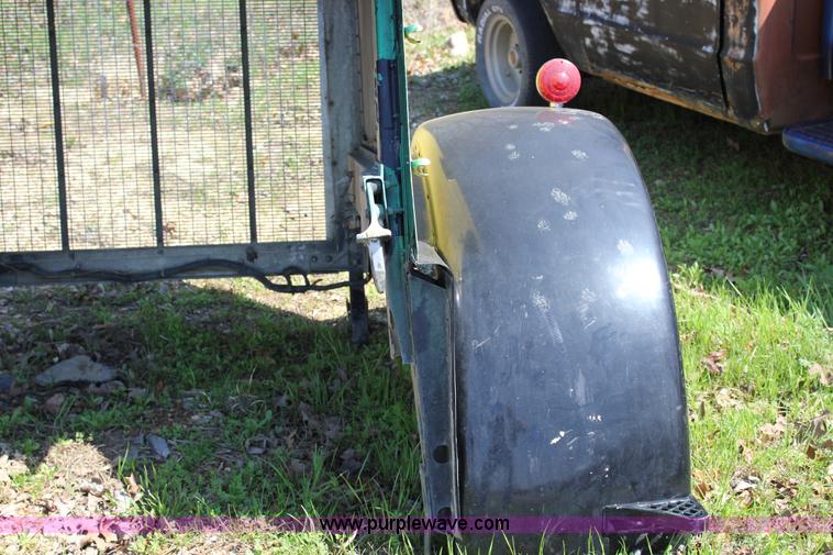 image for item J2259 1982 Peterbilt 382 semi truck