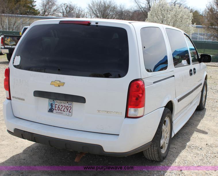 image for item J2271 2007 Chevrolet Uplander Cargo van