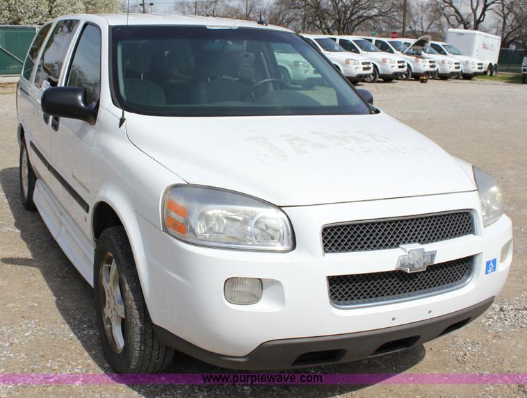 image for item J2271 2007 Chevrolet Uplander Cargo van